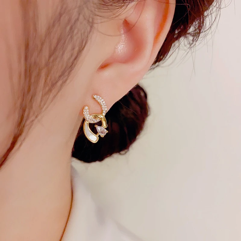 

French Light Luxury Style, High-end Feel, Shiny Zircon Stud Earrings, Niche Design Sense, Fashionable Girl Earrings