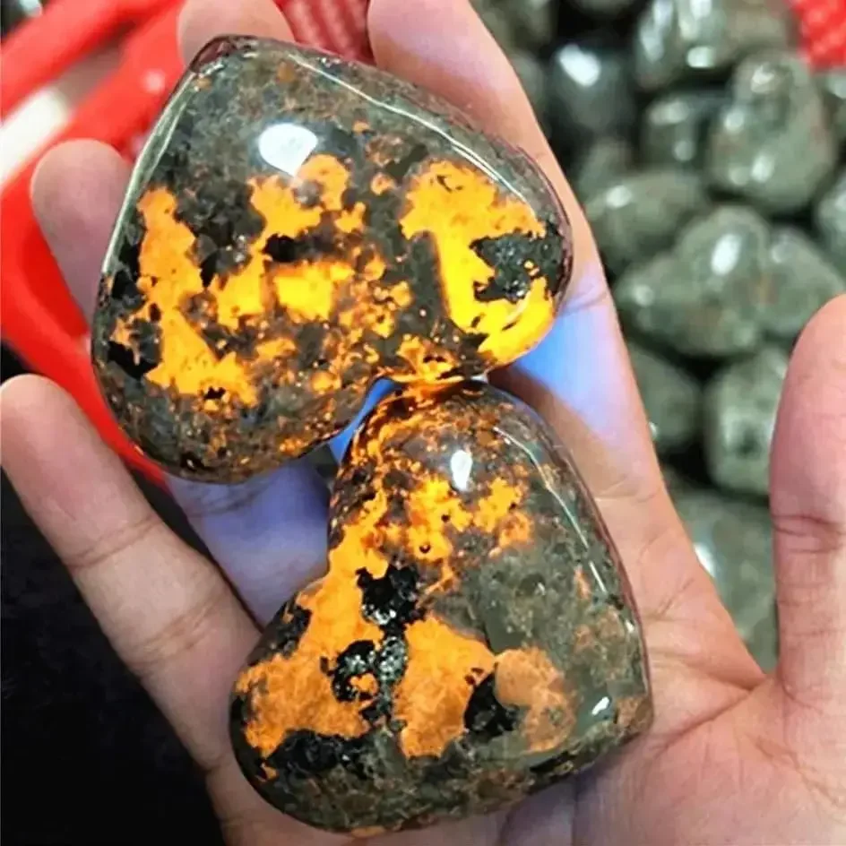 1/2PCS 5CM Natural Crystal Flame Stone Charm Sorcery Crystal Heart Spirit Sorcery Gift Heart Love Powerful Chakra Energy