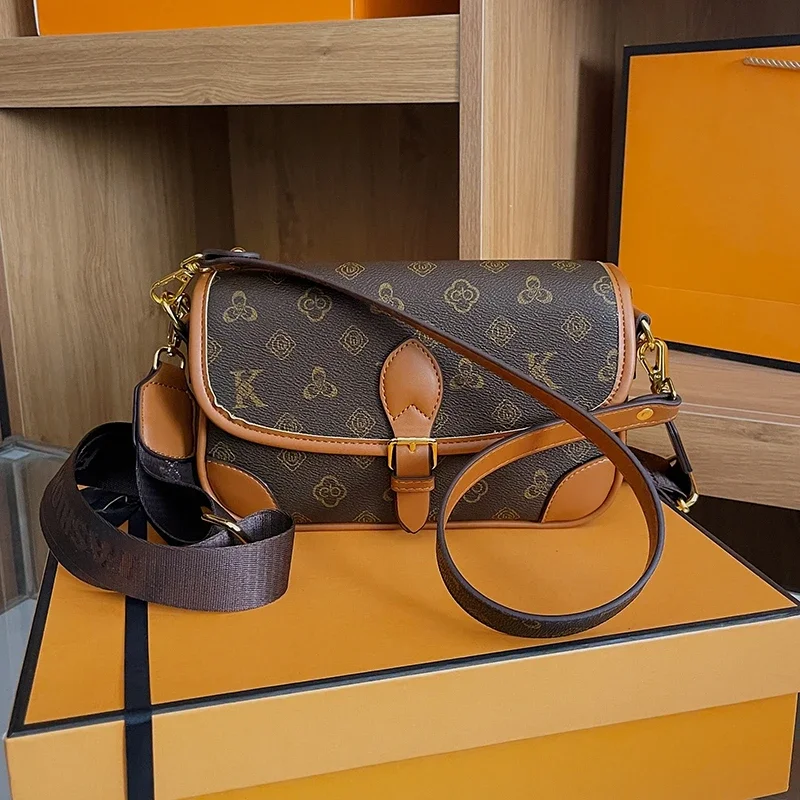 

Minimalist Paris Fashion Crossbody Bag Luxury Vintage Leather Tote Elegant Solid Color Clutch For Stylish Commuter Women