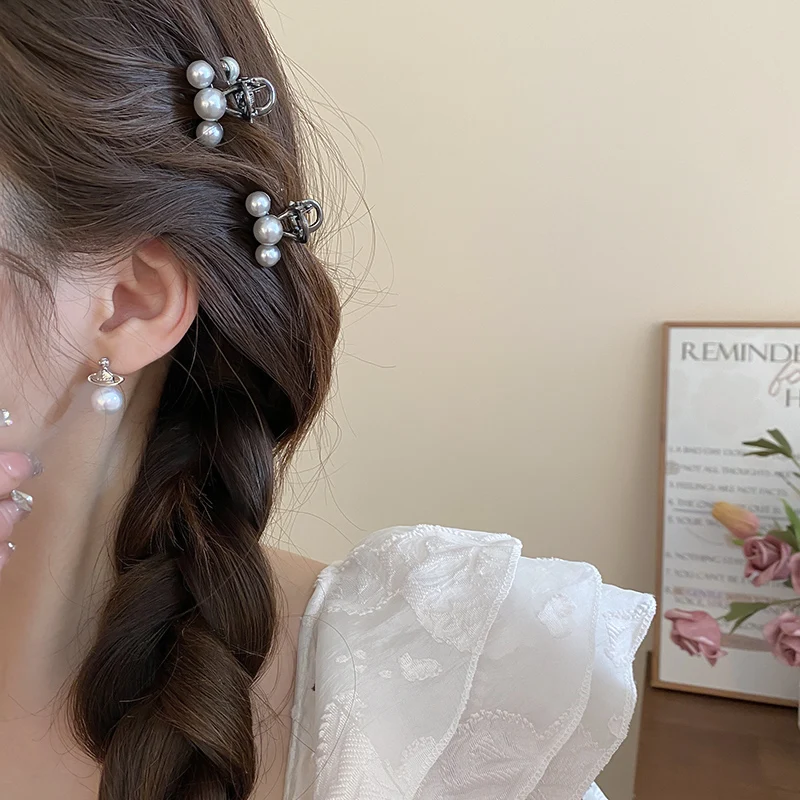 Französisch Licht Luxus Neue Mini Imitation Perle Haar Krallen Für Frauen Temperament Vielseitige Fringe Clips Mode Premium Zubehör