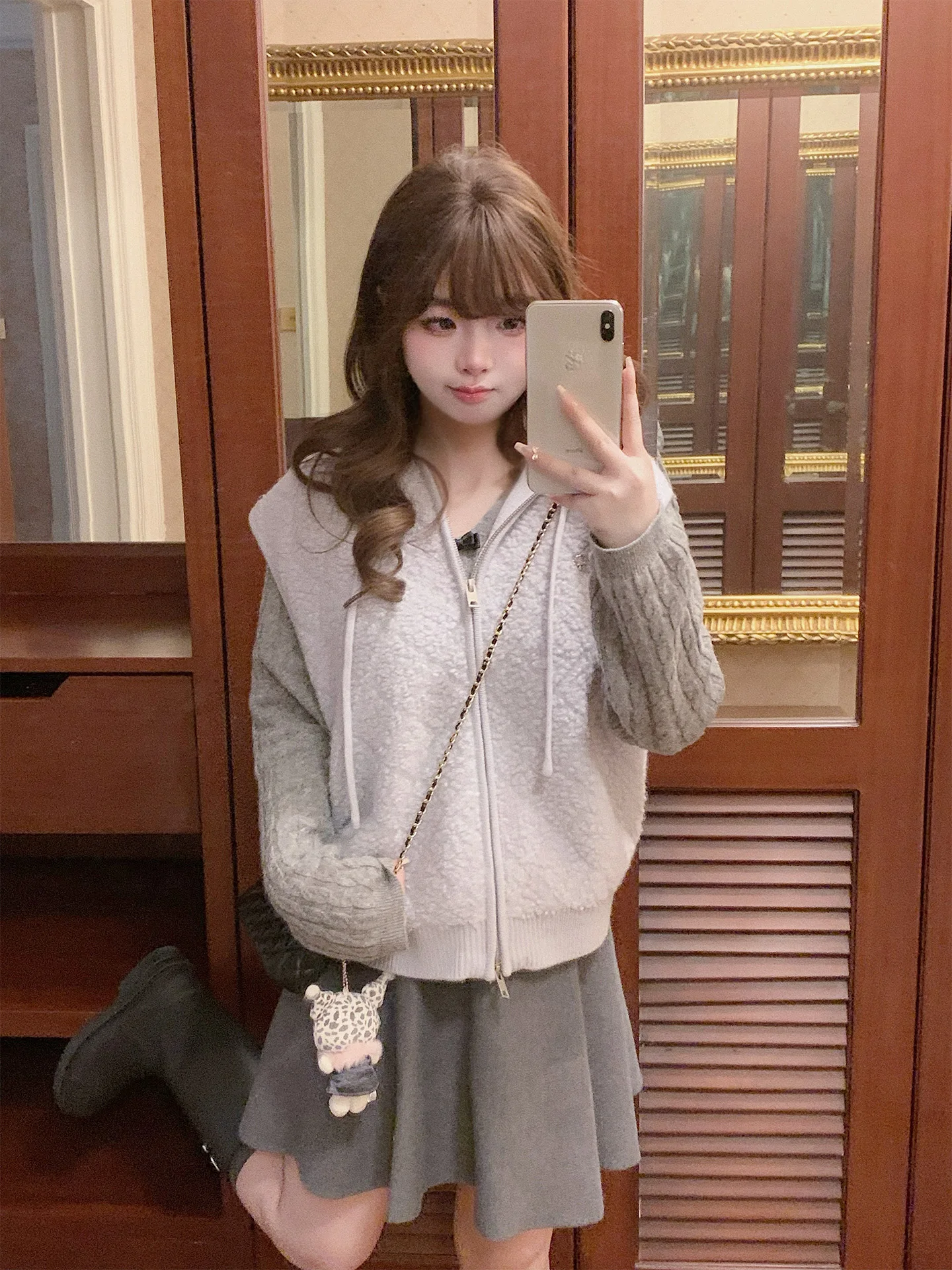 

aph Lazy Feel Velvet eepskin Woolen Hooded Vest Embroidered id Pattern All Wool Outerwear Comfortable Commute Sle