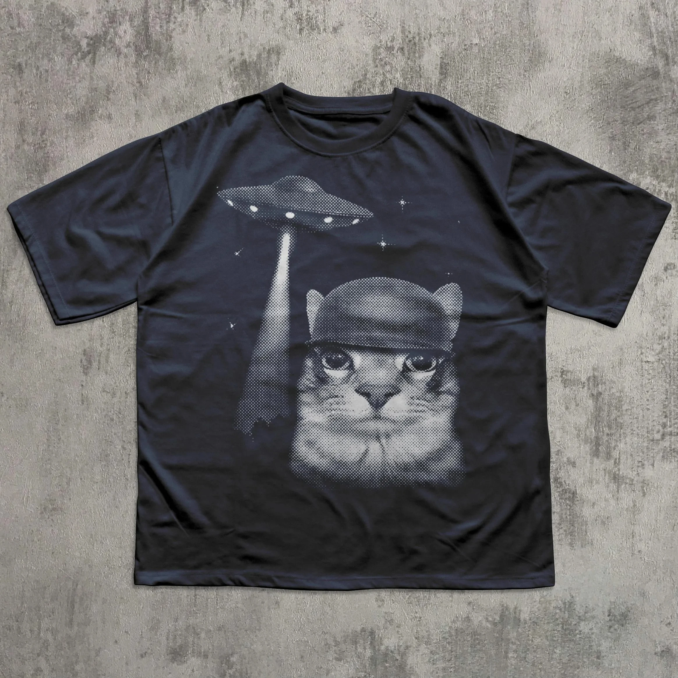 Alien Invasion Funny Cat Meme T-shirt Silly Cats Weird Shirts Stupid Gifts Cat Lover Gifts 90s Retro Graphic Men Clothing