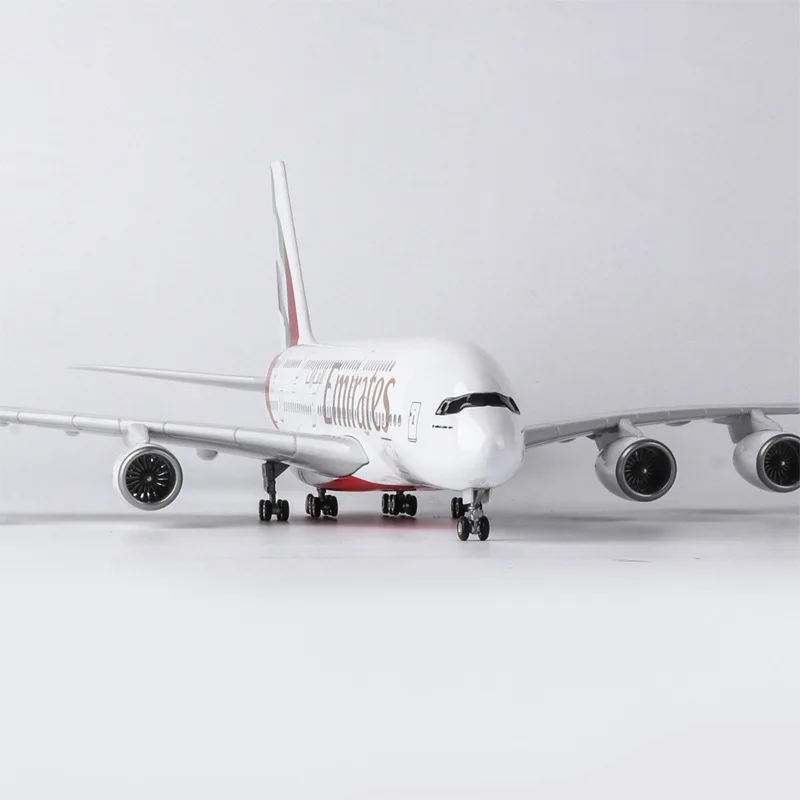 With Wheels And Lights Emirates Airbus A380 Simulation Civil Aircraft Model Gift New Painting Decoration Collection