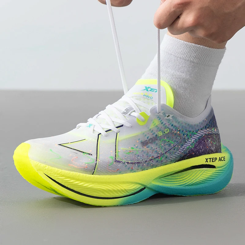 Chinese Sports Brand Xtep Cushioning Running Shoes Men's Shoes New Men's Lightweight Jogging Shoes Outdoor Fitness Training Shoes Sports Shoes 978119110115-1