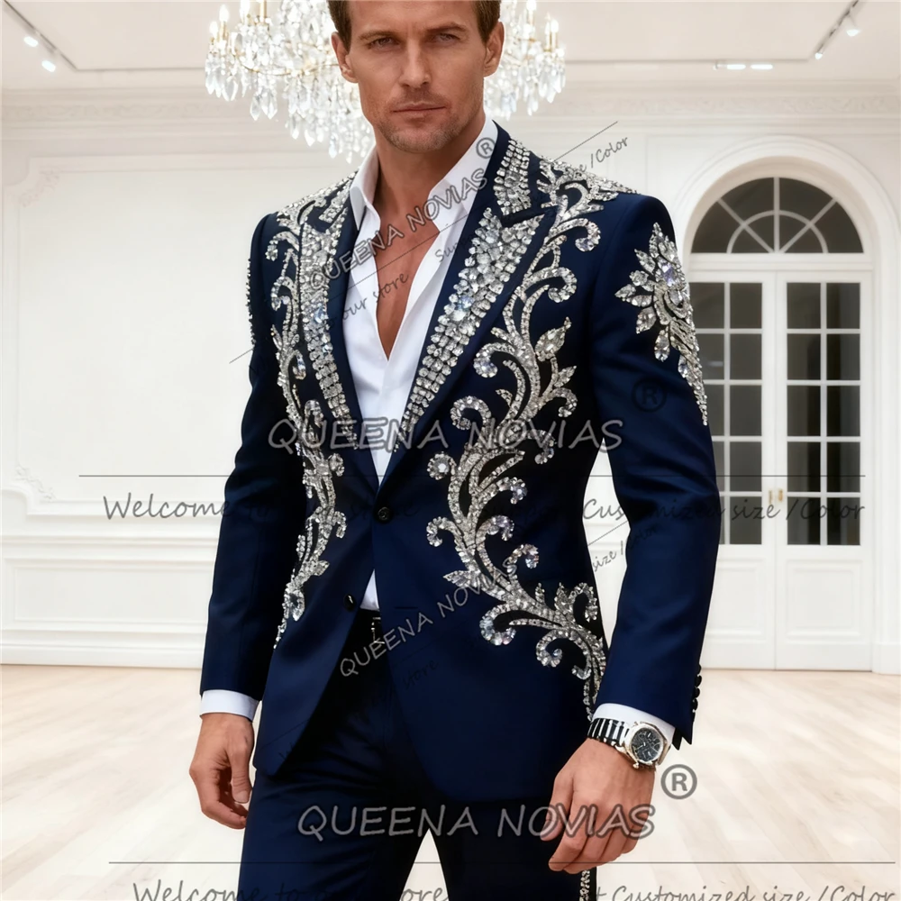

Блестящий мужской костюм, смокинг с металлическими украшениями, расшитый бисером, комплект из 2 предметов, свадебный пиджак для жениха, наряд Ropa Hombre, пальто по индивидуальному заказу