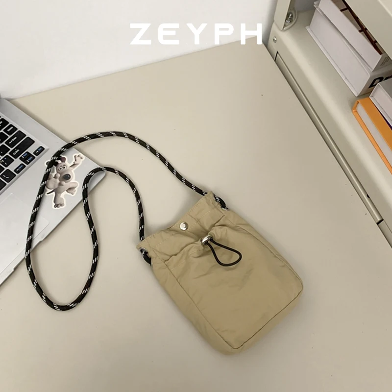 

Zeyph Lightweight Crossbody Bag for Women Summer 2025 Trendy Walking Outfit Phone Bag Nylon Material Buet Bag Sle Casual Use