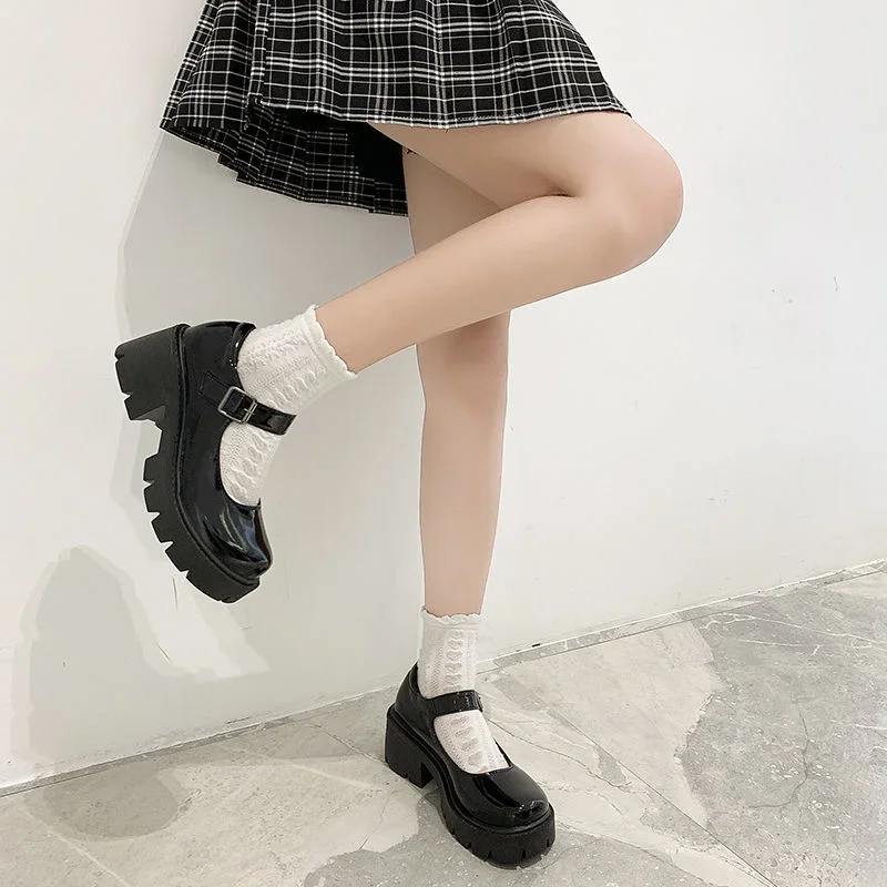 Lolita scarpe ragazza giapponese piattaforma tacchi alti neri moda punta tonda Mary Jane donne vernice ecopelle studente scarpe Cosplay