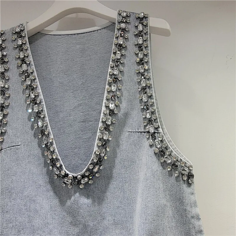 HKSH Summer New Women Ins Trendy Korean Vintage High Street Fashion Sleeveless V-neck Embroidered Flared Denim Mini Skirt HK5534