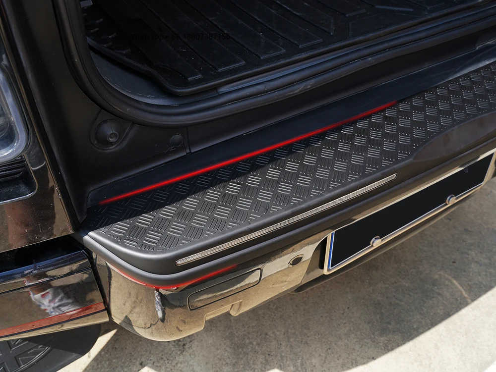 

Glossy Black Tail Door Trim with Light forLand Rover Defender 90/110/130 2020 Tail Door Trim