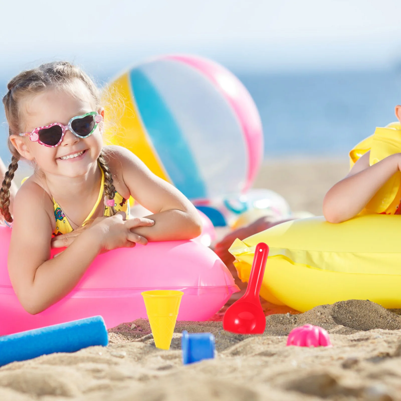 5 Buah Mainan Pantai Set Sendok Kerucut Es Krim Plastik Aman Non Anak-anak Bermain Warna Acak Mainan Air Pasir Meningkatkan Kreativitas