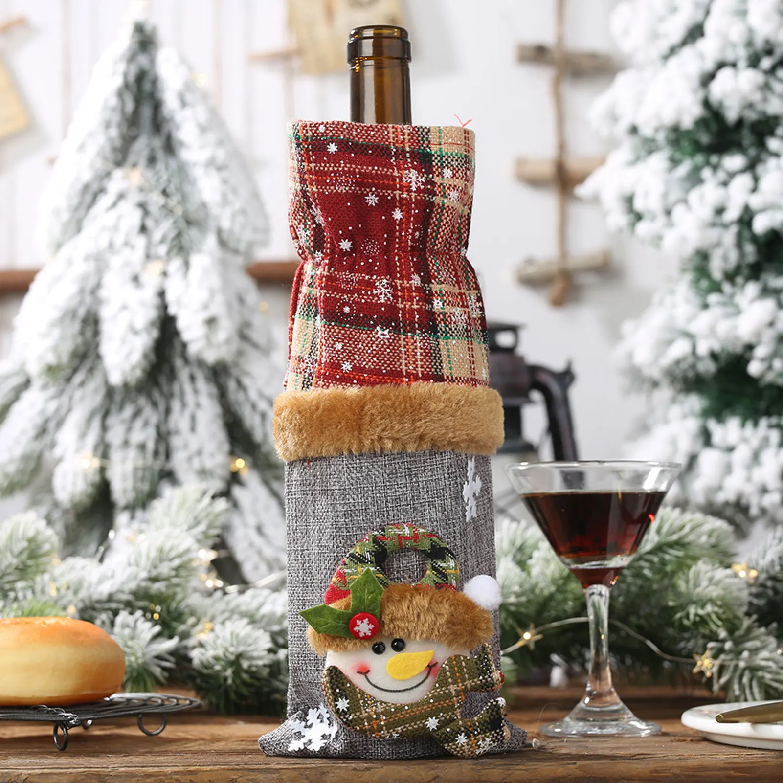 Santa Snowman Elk Christmas Wine Bag Durable Wine Bottle Cover for Hotel Lobbies Restaurants