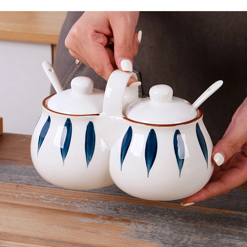 

Японская керамическая банка для приправ, комбинация с крышкой, перечница, бытовой набор для соли, сахара, специй, кухонный набор