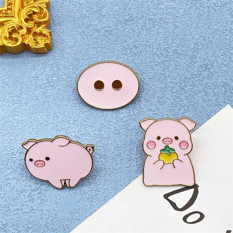 Cute And Cute Fan Standing Upside Down Piglet Modeling Design Metal Enamel Brooch Cartoon Pig Nose Badge Pin Fashion Accessory