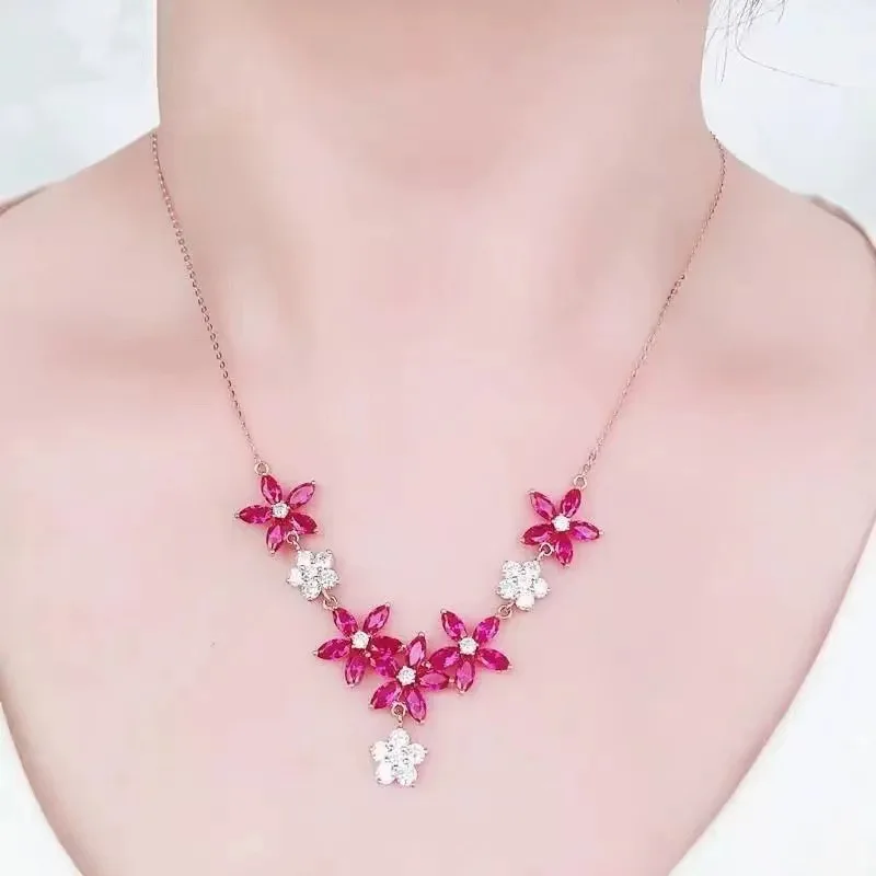 

Fashion Temperament Necklace, Flower Necklace, Women's Light Luxury, High-end Feeling Necklace, Personalized Collarbone Chain