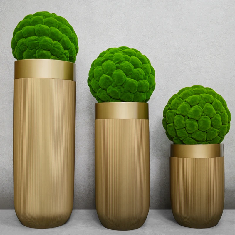 

Striped cylindrical fiberglass floor-to-ceiling large vase, simple modern home furnishing