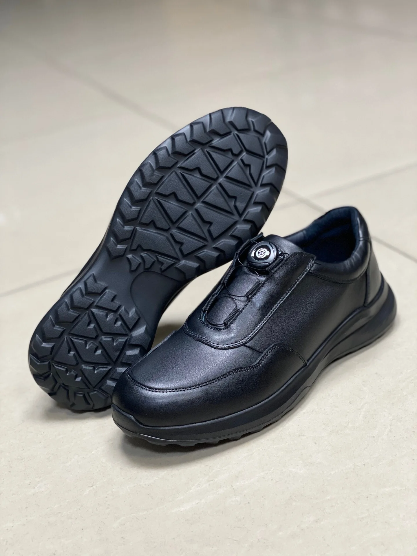 

Men's Faionable Casual Leather oes Comfortable Breathable Sports oes Sli All-Match Low-Heel Round-Toe Plain-Color