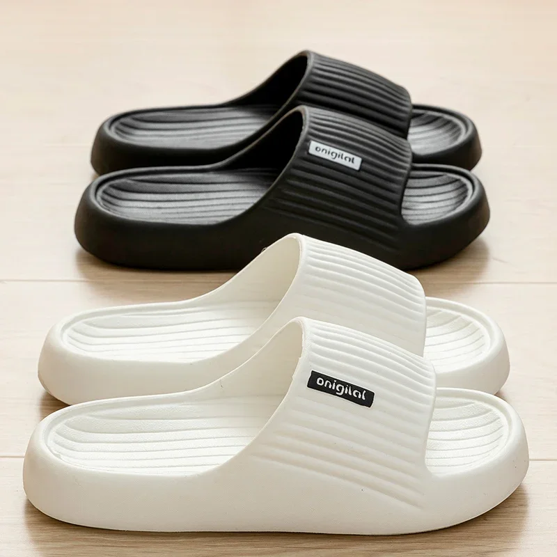 Летние модные пляжные тапочки для женщин, легкие мягкие сандалии из ЭВА, женские однотонные удобные нескользящие шлепанцы для ванной комнаты, 2025