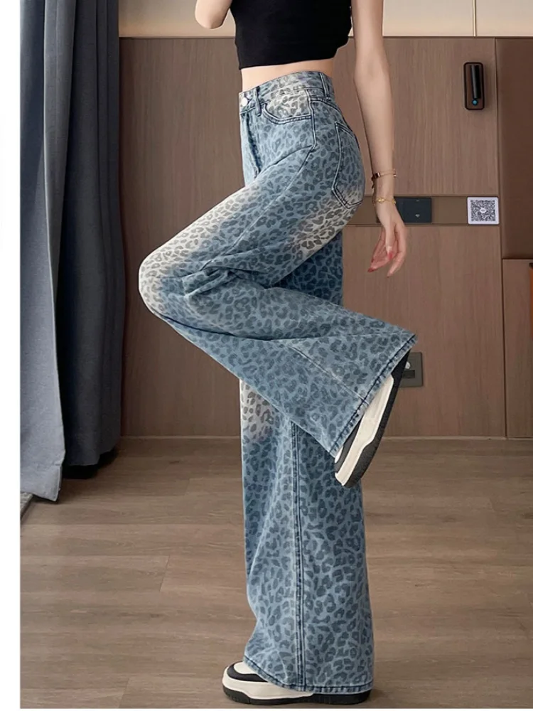 جينز واسع الساق بطبعة الفهد للنساء 2025 نمط صيفي جديد رفيع معلق فضفاض حار مستقيم الساق