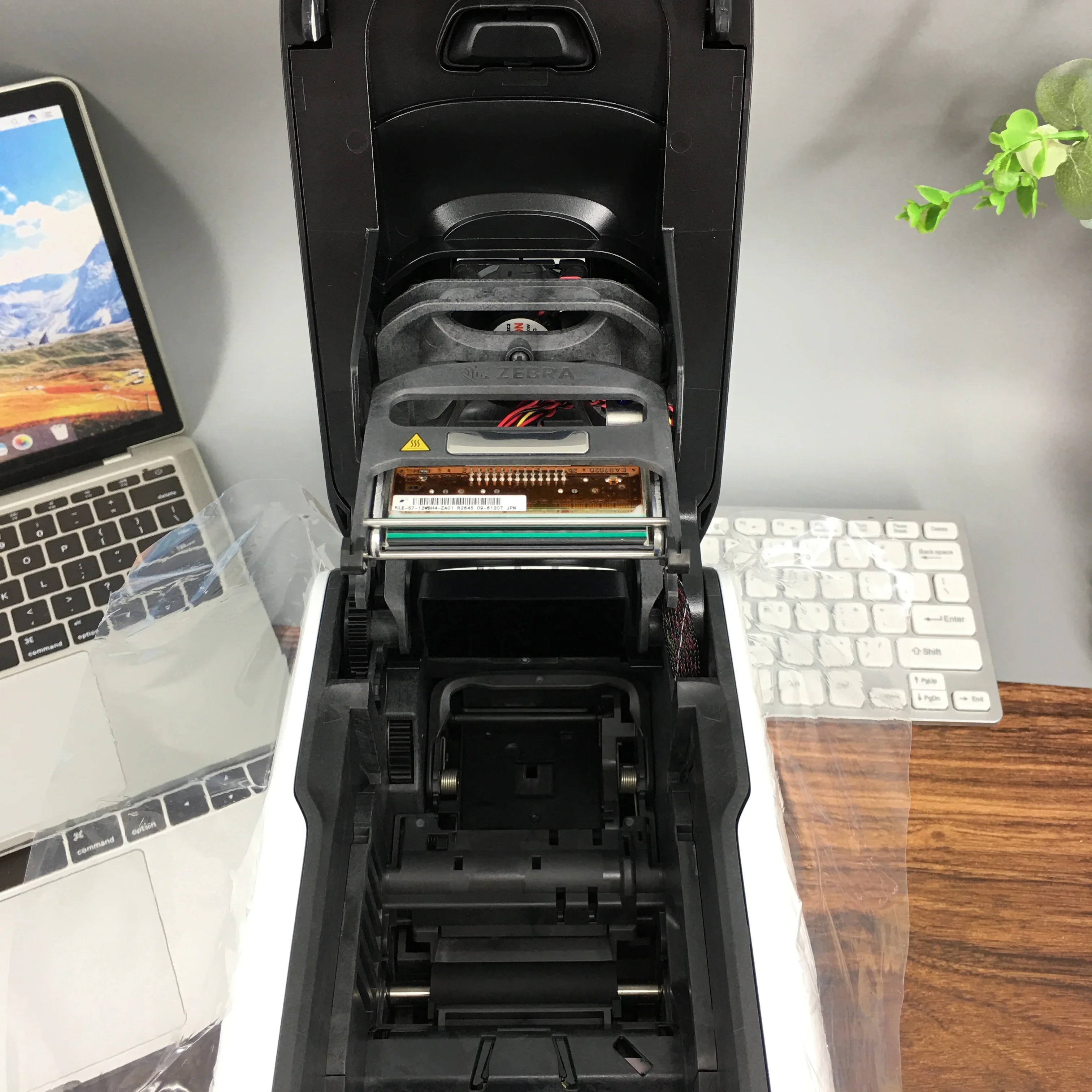 Zebra ZC100 Single-sided Card Printer 300DPI PVC ID Card Printer Direct Print Desktop Barcode Printer With USB Interface