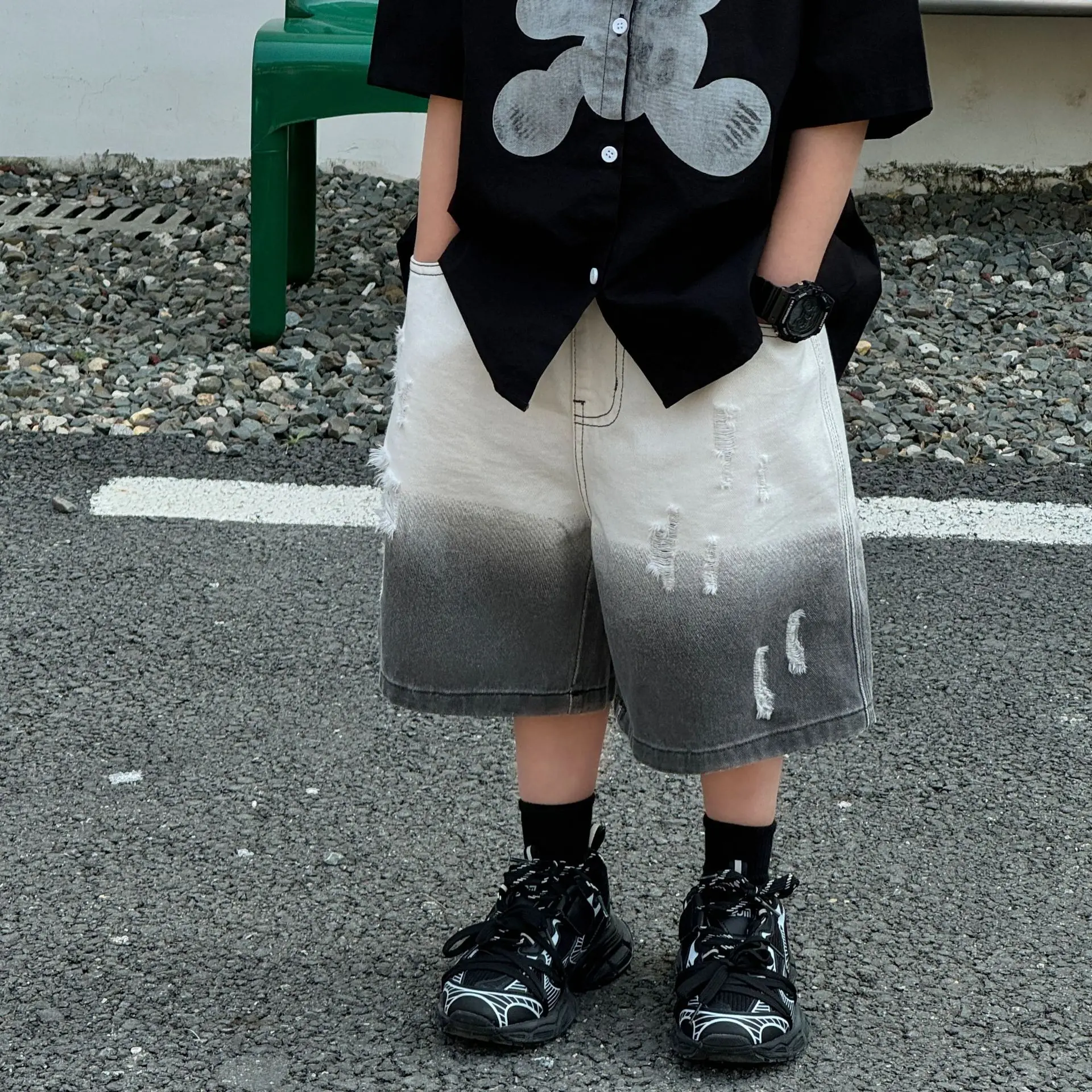 

Корейские универсальные джинсовые шорты для мальчиков с градиентным эффектом, в стиле High Street, тренд 2026 года, летние, новые