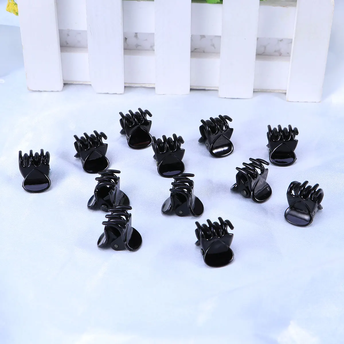 

12pcs Small Grip Hair Mini Jaw Clips Lightweight Durable Claw Barrette Women Hairpins Styling Tool Non