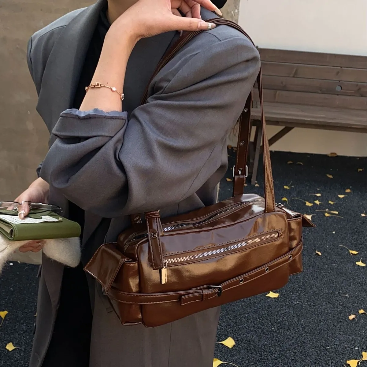 

2025 A/W Vintage Large Capacity Tote Bag for Women, Genuine Leather Multi-way Shoulder Crossbody Purse, Retro Chic Work Bag