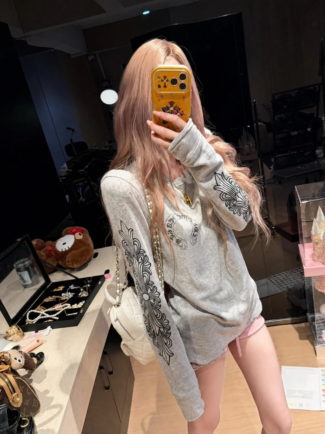 Retro American Grey Sanskrit Print Long Sleeve Women's T-shirt Slim Fit Korean Style Top for Autumn Single Wear Casual Fashion