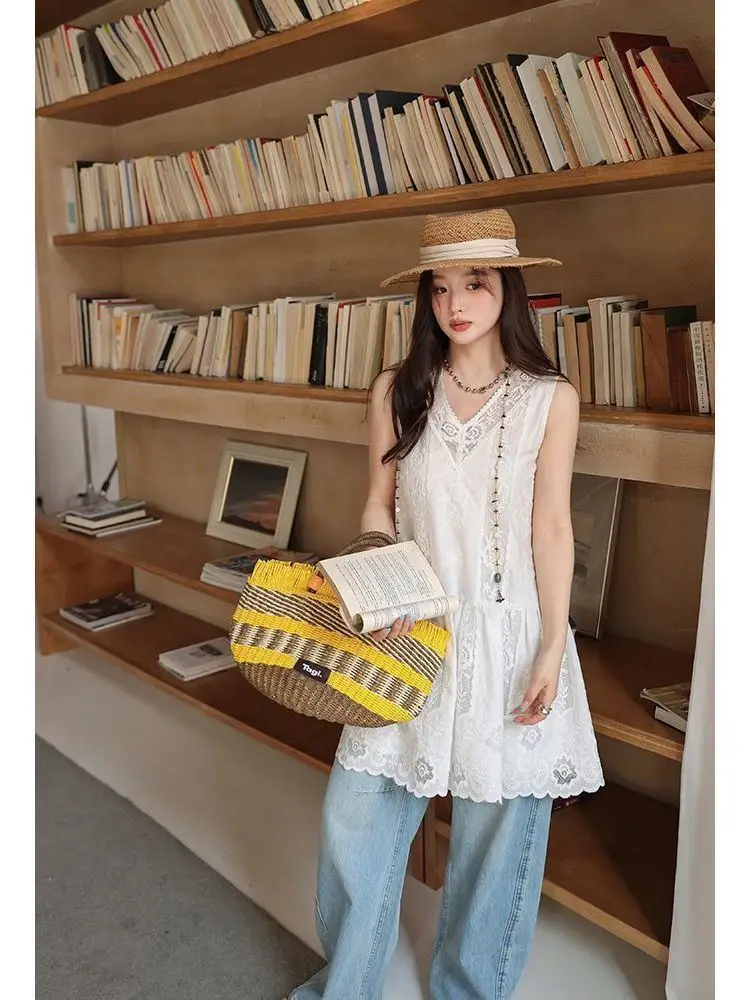 ​ ​ Verão parisiense renda shift vestido feminino decote em v alça larga camadas deslizamento fino ajuste bordado chique elevar elegância diária ​ ​