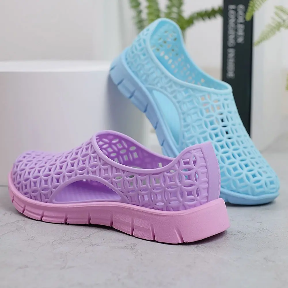 2023 New arrive women latex sandals hole slippers couple sandals mules and clogs garden shoes for women breathable beach shoes