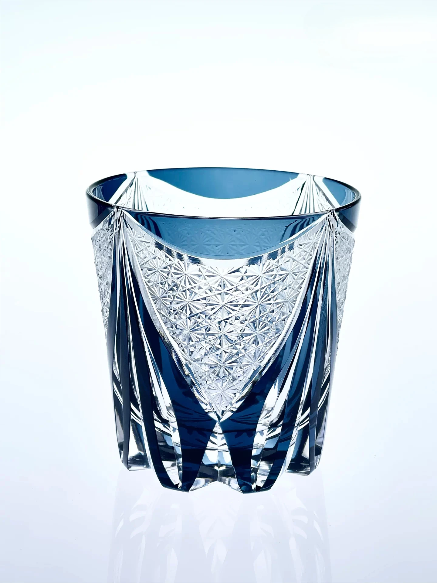 PYH Modern Light Luxury High Sense Night Blue Ice Hand Carved Crystal Cup Whiskey Foreign Wine Cup Glass Gift