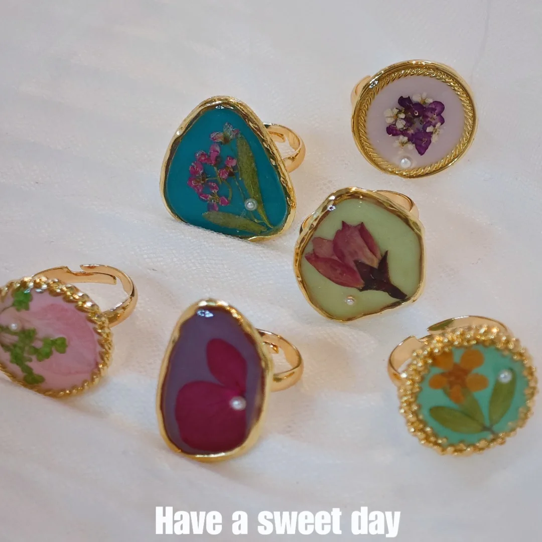 3327 Wholesale Handmade Exquisite Dried Flower Plant Specimen Adjustable Ring Elegant Ring Creative Christmas Birthday Gift