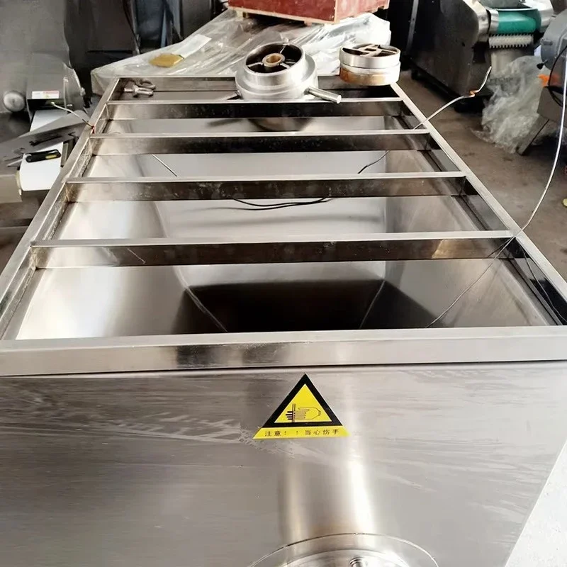 Large capacity meat grinder for frozen pork and beef grinding