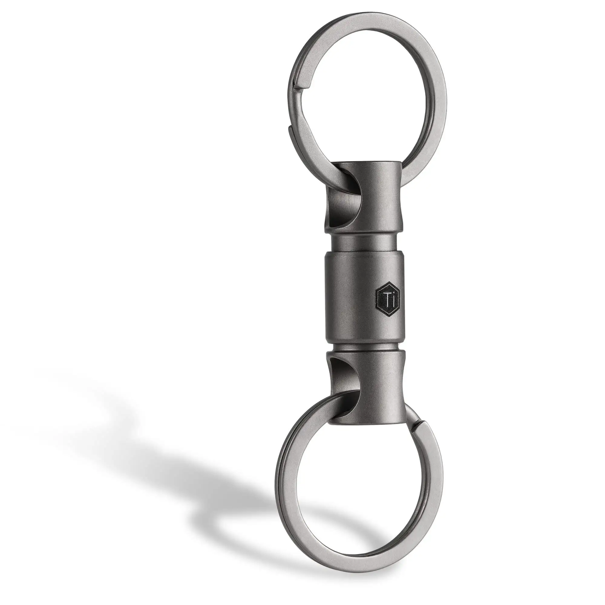 

Каркасный соединитель для ключей KeyUnity KA24 с двумя поворотными кольцами, титановый вращающийся крепеж для карабина и ветряных колокольчиков