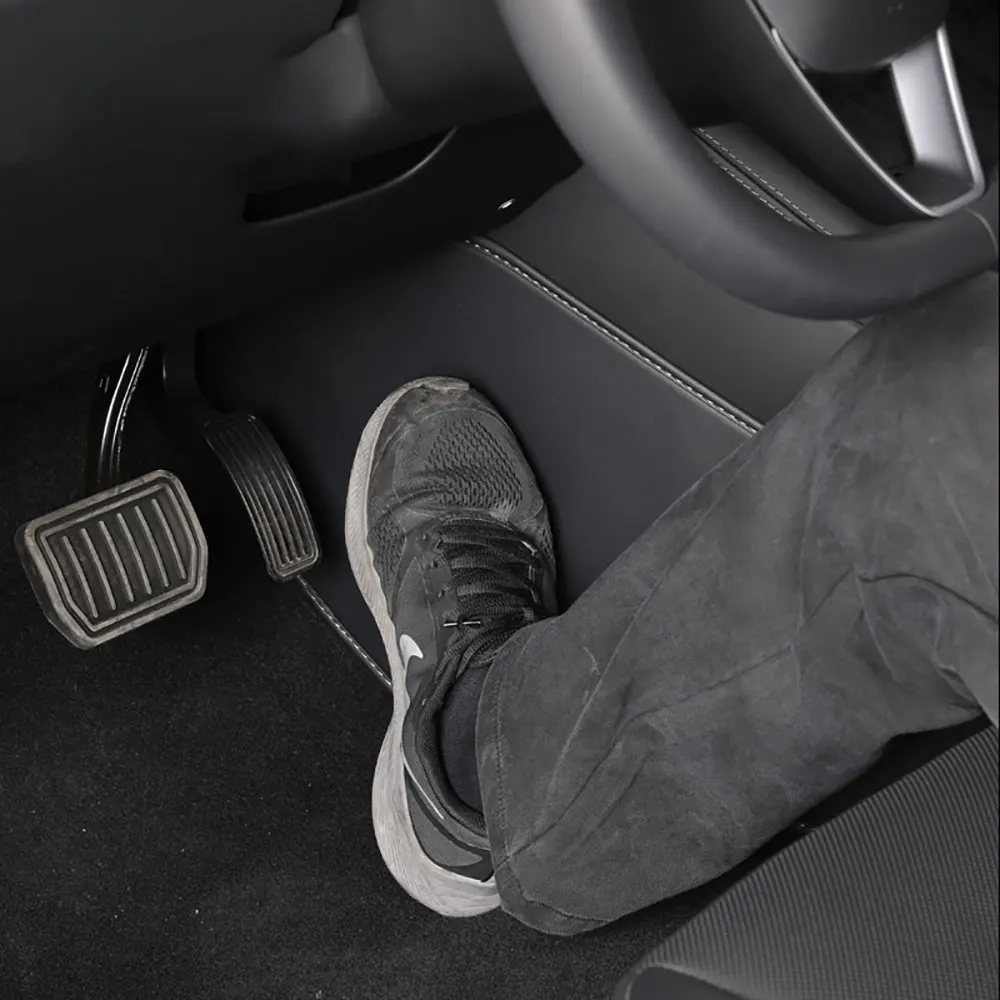 

Кожаный коврик с боковой защитой центрального управления автомобиля для Tesla Model Y Juniper 2025-2026 Model 3 Highland 2024-2026, приборная панель