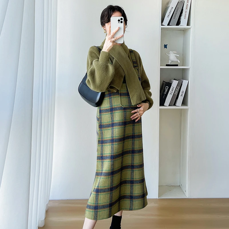 Green Sweater for Maternity Long Sleeve Turtleneck Fashion Pregnant Woman Knitwear Solid Color Knitting Pullovers with Scarf