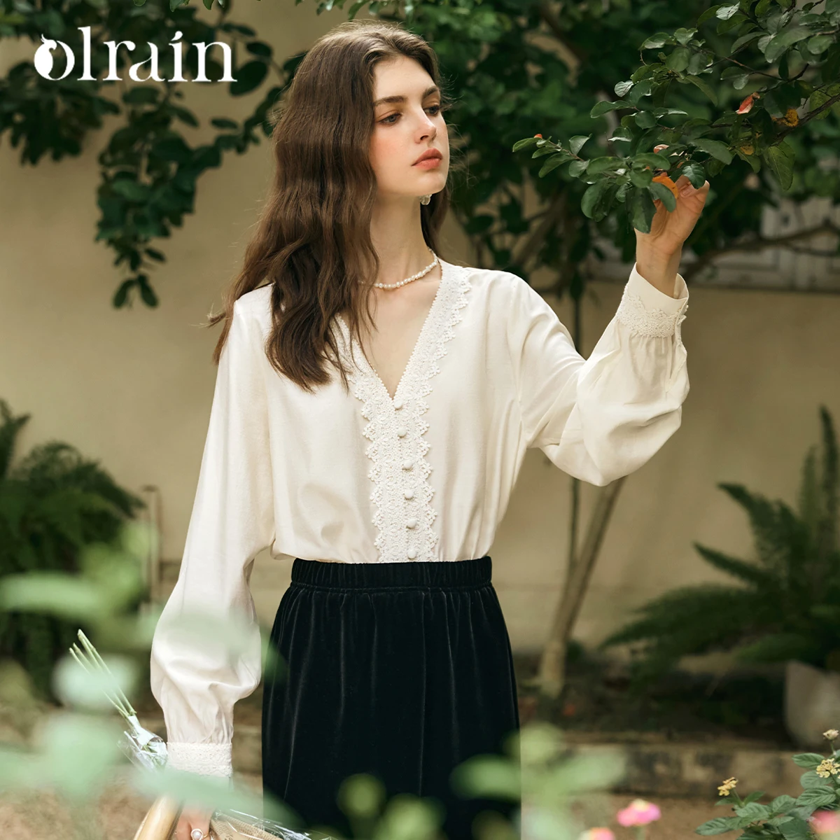 

OLrain French V-neck Shirt Women's Spring 2024 New Lazy Wind Splicing Lace Top N57CC95639
