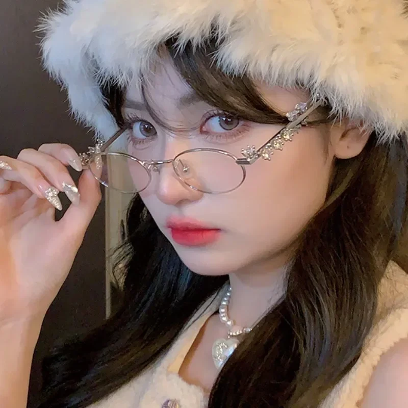Rhinestone Oval Sunglasses Summer Women Men Elegant Metal Small Frame Glasses Silver Color Casual Sunglasses Fashion Accessories
