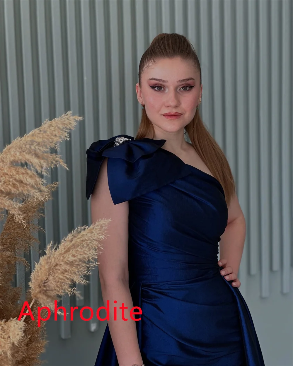 Dostosowane Dostosowane pełna wdzięku satynowa suknia wieczorowa Moda bez ramiączek na jedno ramię bez rękawów sukienka wysokiej jakości Celebrity G