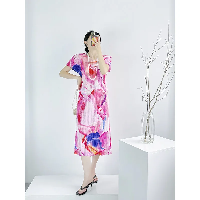 

Miyake Pleated Women's Casual Dress 2026 New Retro Ink Print Round Neck Short-sleeved Elegant Loose Pleated Long Skirt