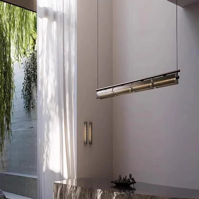 ثريا مطعم إيطالية بسيطة على الطراز الصناعي، تصميم راقي، طاولة طعام طويلة ومبتكرة، غرفة طعام