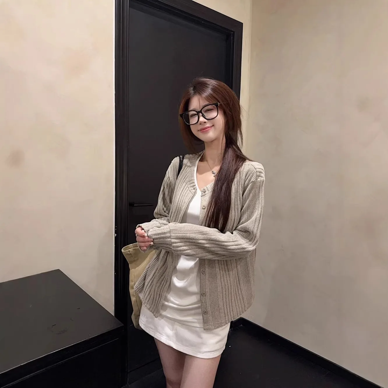 Korean Style Autumn Winter Outfit Set Women's Short Sleeve T-Shirt And Long Sleeve Knitted Cardigan Short Coat Two Piece Set