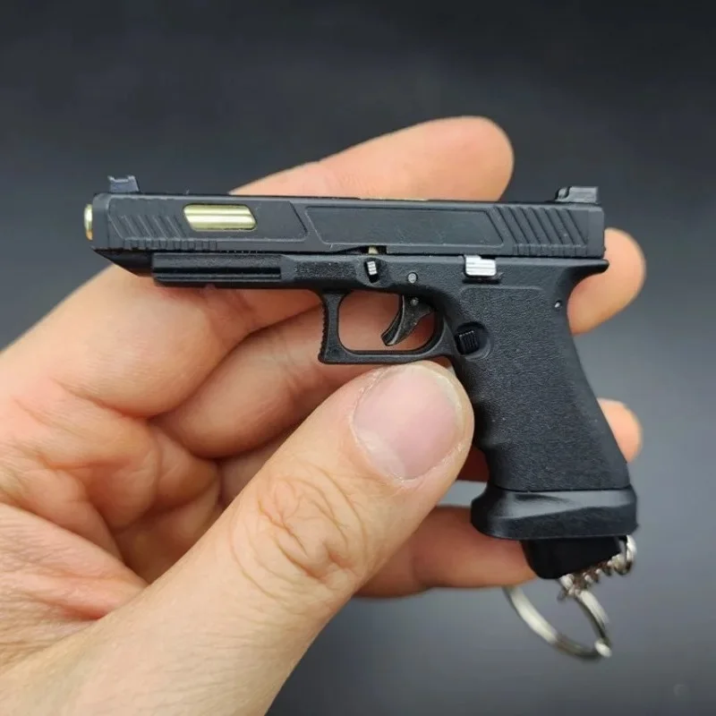 أحدث سبيكة الإمبراطورية 1:3 GLK G34 G17 مسدس بندقية المفاتيح رمي قذيفة المفاتيح نموذج حلية PUBG اللعب التماثيل والمنمنمنمات #3