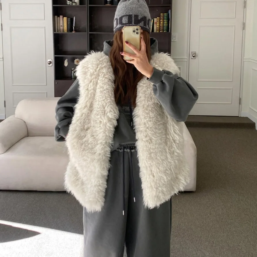 

Женский шикарный повседневный меховой жилет на бретельках, осень-зима, новый универсальный теплый многослойный топ для поездок на работу, другой материал 00%