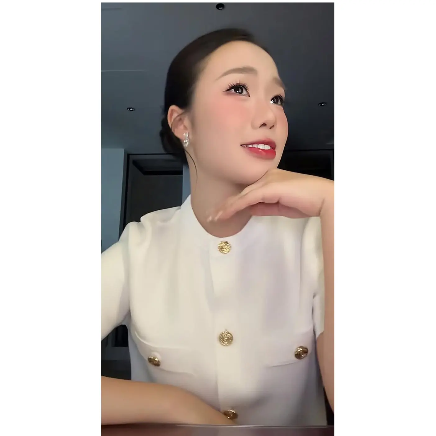 Mat Knitted Or Sve Conjunto de prendas de vestir exteriores y falda para mujer temporada de verano Fibra de poliéster Casual Sle Cierre de botón