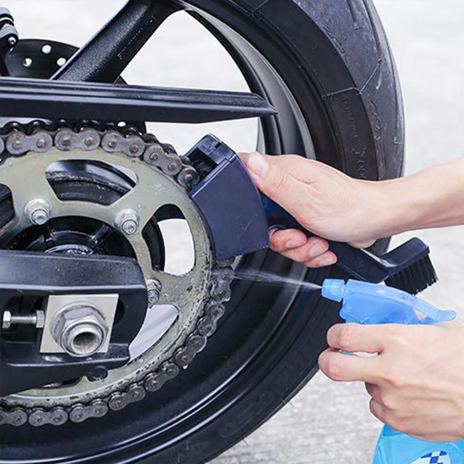 

Щетка для чистки цепи мотоцикла и велосипеда, инструмент для очистки шестерен и звездочек, эргономичная ручка, многофункциональный очиститель цепи