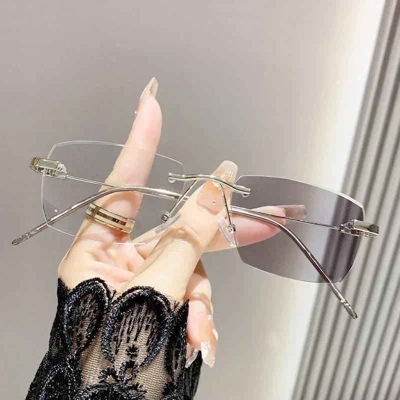 Advanced Photosensitive Color Changing Glasses Anti Blue Light Flat Light Lens Women\'s Frameless High-definition Myopia Glasses