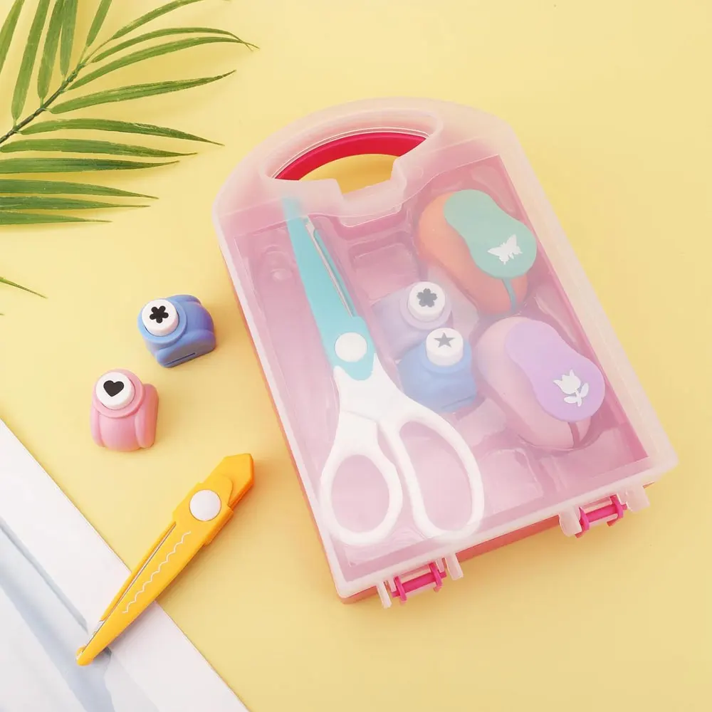 創造的なdiy穴あけパンチセット。楽しい穴の形が特徴で、diyスクラップブッキングや誕生日カードに最適です（ランダムカラー）。