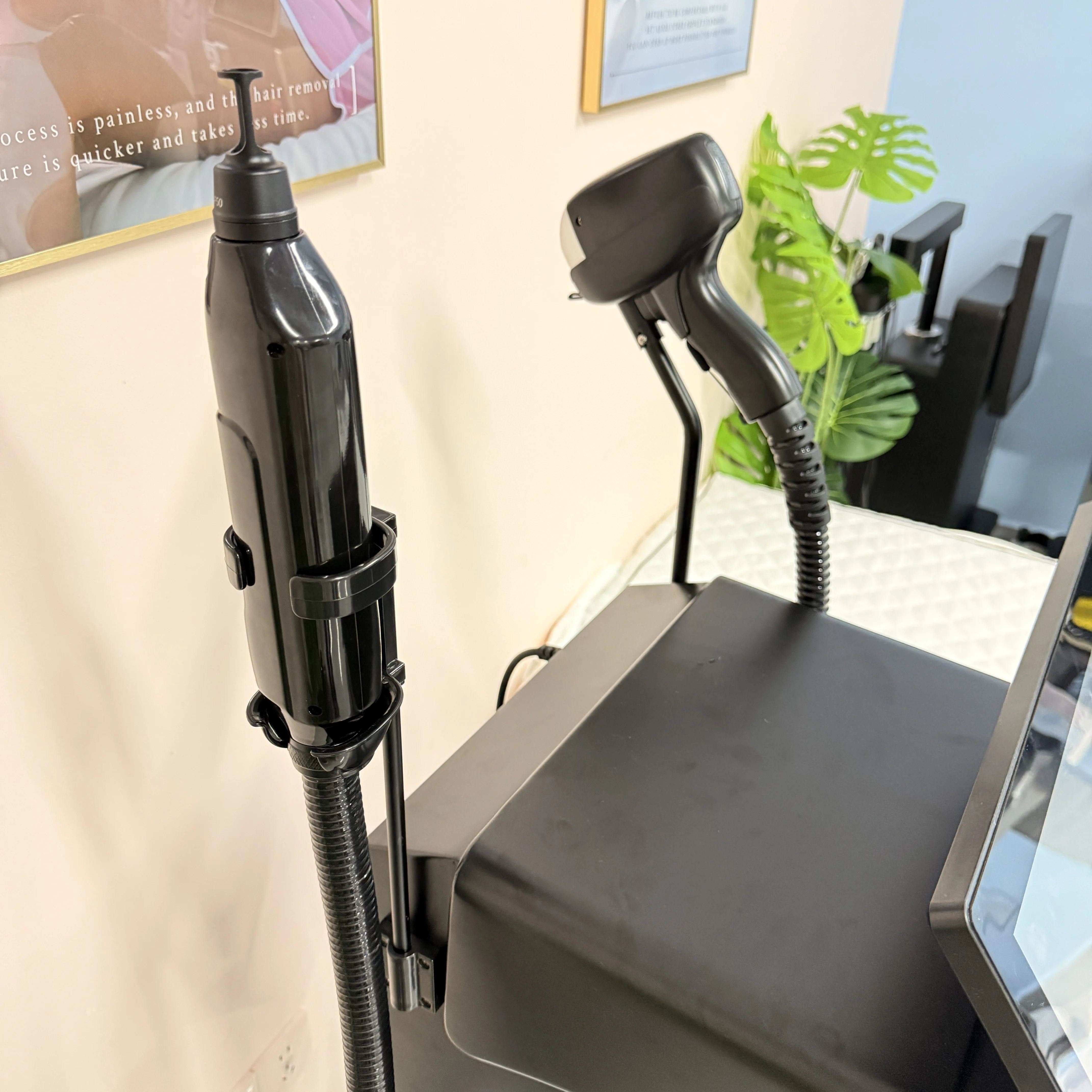 

Диодный лазер высокой мощности 755NM 808NM 1064NM 3 длины волны 4000 Вт Машина для удаления волос Охлаждающая головка Безболезненный эпилятор Forever Безопасный