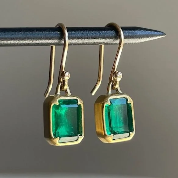 Elegant eight-pointed star-shaped oval-set rectangular artificial gemstone ladies' pendant earrings for formal events and partie