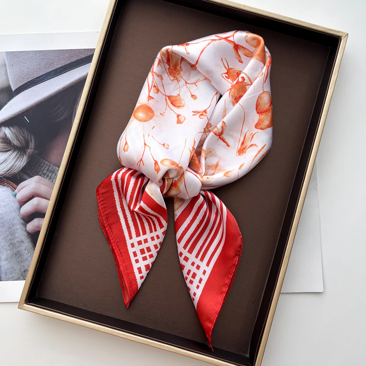 

Роскошный квадратный шарф с цветочным принтом для женщин, элегантный женский хиджаб, шейный платок, шаль, мягкие шелковые шарфы с имитацией пятен для путешествий, пляжа